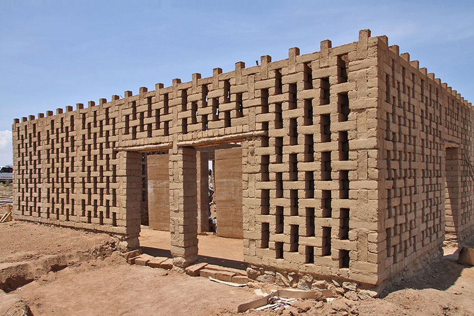 Aktuelle Herausforderungen für die Aus- und Weiterbildung mit dem Baustoff Lehm